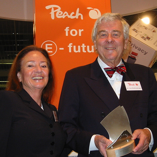 Dr Ueli Wolfensberger receiving OPI Lifetime Achievement Award in 2005, at Frankfurt Paperworld